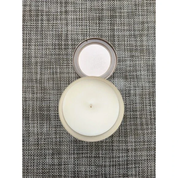 Bath & Body Works Almond Croissant 1-Wick Scented Candle 8 oz New - Picture 4 of 5